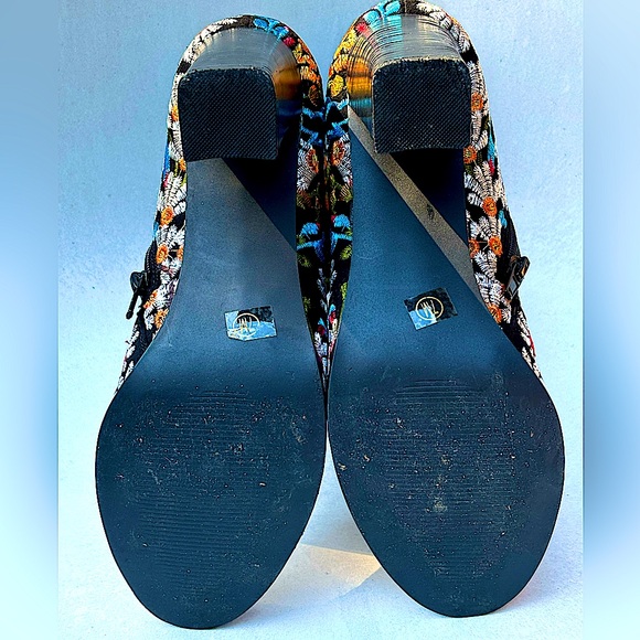 Coconuts By Matisse.Jess,Embroidered Fabric Boots With Round Toe, woman’s Size 7 - Picture 8 of 12